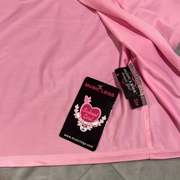 🩷 NEW sexy outfit! Pink open/tie front crop top & ruffled boy shorts w/bow. - Picture 4 of 6